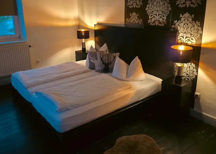 Staudham Inn *