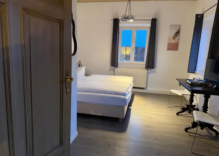 Inn Staudham